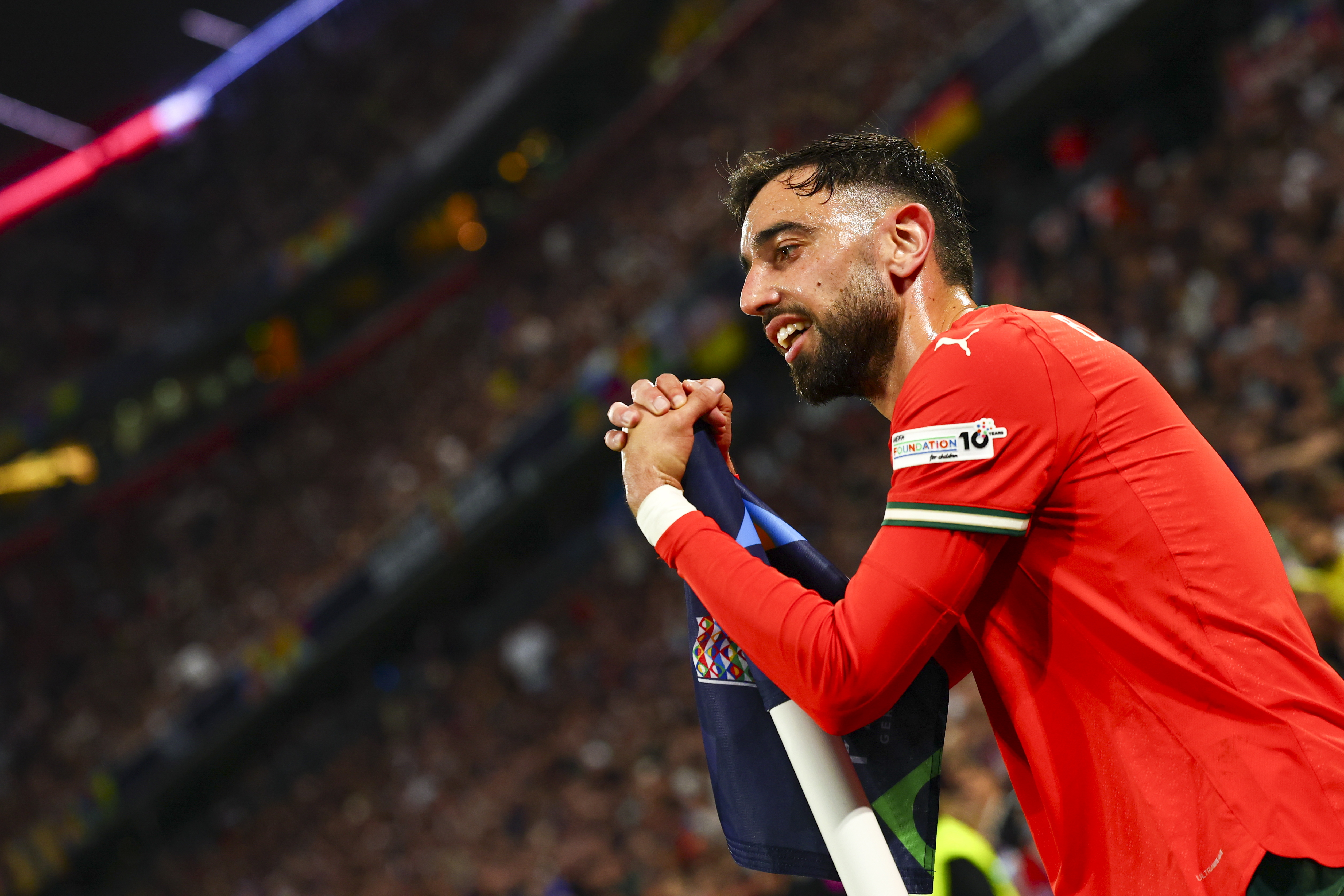 开云app下载-包含葡萄牙体育内部会议纪要流出——冲刺阶段刷新队史纪录，欧超杯使命明确，医务组通报恢复的词条